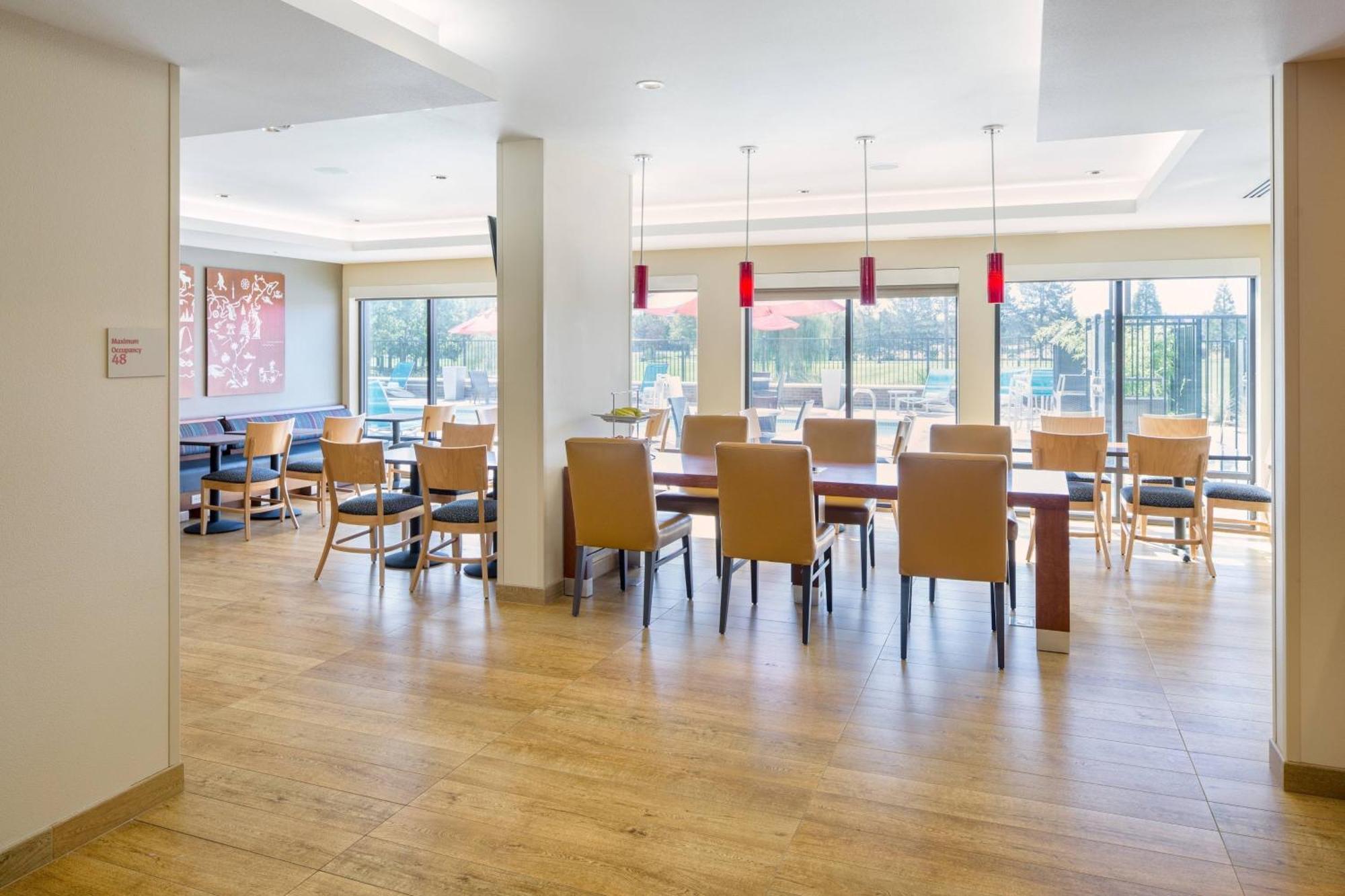 Towneplace By Marriott Suites Portland Vancouver Evergreen Eksteriør bilde