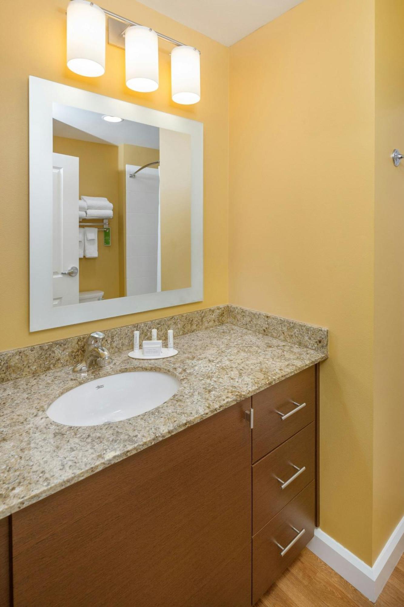 Towneplace By Marriott Suites Portland Vancouver Evergreen Eksteriør bilde
